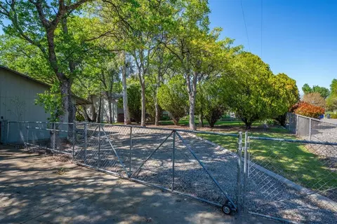 Exterior - 14965 Oak Knoll Dr, Red Bluff, CA 96080 photo 9 of 16