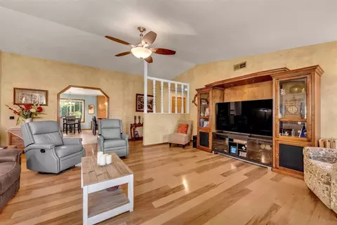 Living - 14965 Oak Knoll Dr, Red Bluff, CA 96080 photo 1 of 1