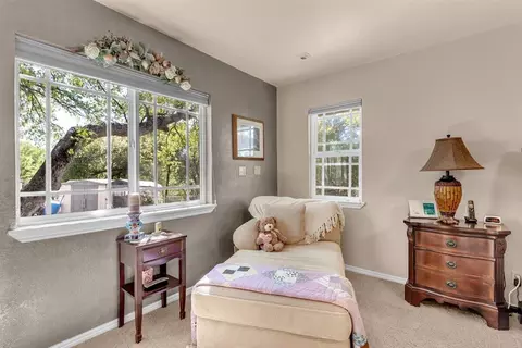 Bedroom - 14965 Oak Knoll Dr, Red Bluff, CA 96080 photo 3 of 6