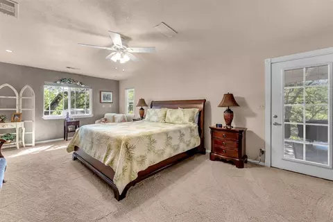 Bedroom - 14965 Oak Knoll Dr, Red Bluff, CA 96080 photo 1 of 6
