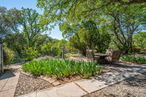 Exterior - 14965 Oak Knoll Dr, Red Bluff, CA 96080 photo 12 of 16