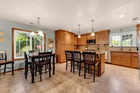Kitchen - 14965 Oak Knoll Dr, Red Bluff, CA 96080 photo 4 of 4