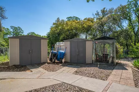 Exterior - 14965 Oak Knoll Dr, Red Bluff, CA 96080 photo 11 of 16