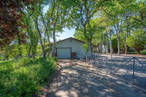 Exterior - 14965 Oak Knoll Dr, Red Bluff, CA 96080 photo 10 of 16