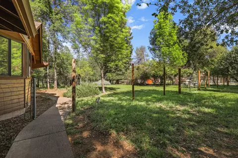 21082 Oak Knoll Rd, Redding, CA 96003 photo 34