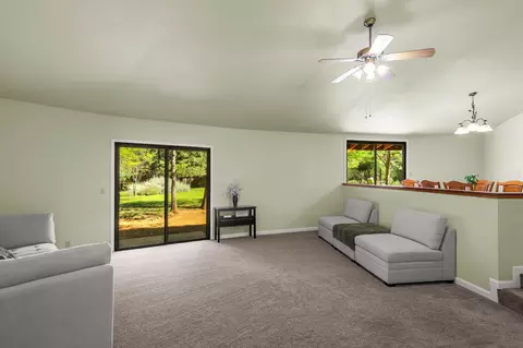 21082 Oak Knoll Rd, Redding, CA 96003 photo 4