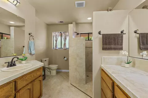 21082 Oak Knoll Rd, Redding, CA 96003 photo 25