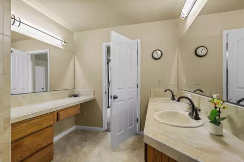 21082 Oak Knoll Rd, Redding, CA 96003 photo 27