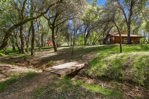 21082 Oak Knoll Rd, Redding, CA 96003 photo 40