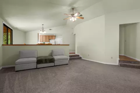 21082 Oak Knoll Rd, Redding, CA 96003 photo 5