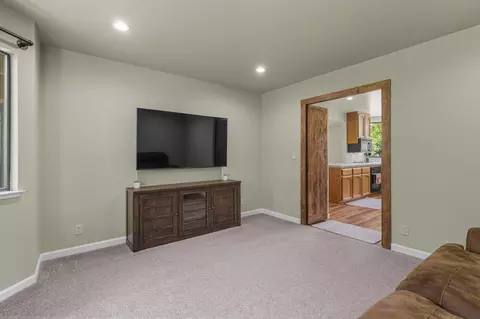 21082 Oak Knoll Rd, Redding, CA 96003 photo 13