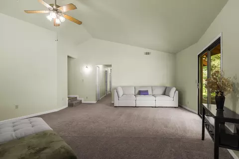 21082 Oak Knoll Rd, Redding, CA 96003 photo 6