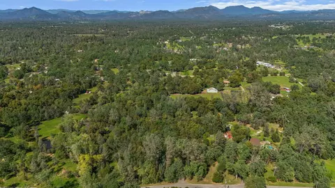 21082 Oak Knoll Rd, Redding, CA 96003 photo 44
