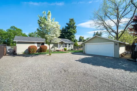 5443 Rosswood St, Redding, CA 96001