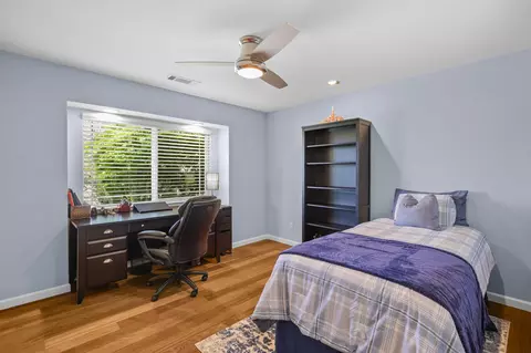 Bedroom - 672 Reddington Dr, Redding, CA 96003 photo 5 of 7