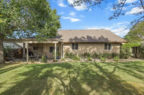 Exterior - 672 Reddington Dr, Redding, CA 96003 photo 5 of 13