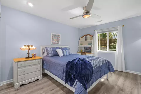 Bedroom - 672 Reddington Dr, Redding, CA 96003 photo 3 of 7