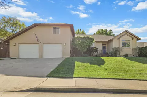 Exterior - 672 Reddington Dr, Redding, CA 96003 photo 1 of 13
