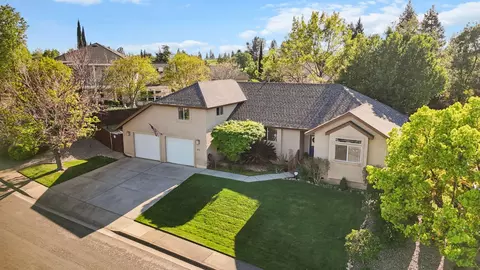 672 Reddington Dr, Redding, CA 96003