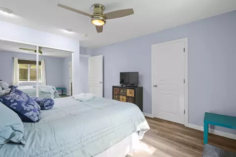 Bedroom - 672 Reddington Dr, Redding, CA 96003 photo 2 of 7