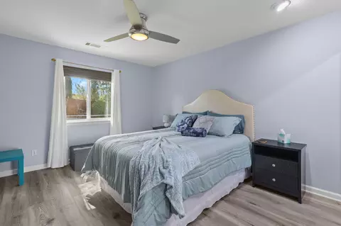 Bedroom - 672 Reddington Dr, Redding, CA 96003 photo 1 of 7