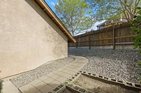 Exterior - 672 Reddington Dr, Redding, CA 96003 photo 10 of 13