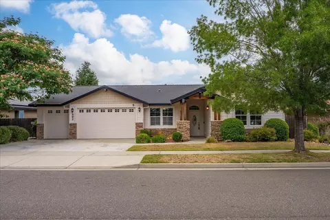 592 Mill Valley Pkwy, Redding, CA 96003