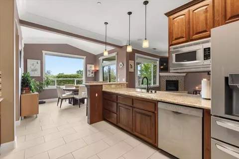 592 Mill Valley Pkwy, Redding, CA 96003 photo 15