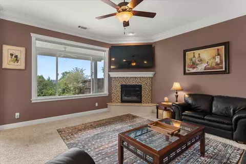 592 Mill Valley Pkwy, Redding, CA 96003 photo 7