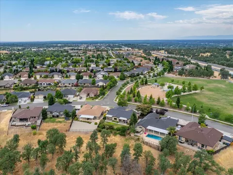 592 Mill Valley Pkwy, Redding, CA 96003 photo 62