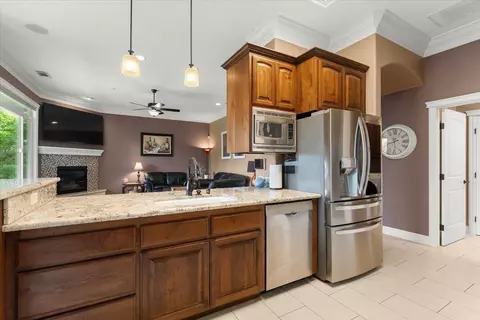 592 Mill Valley Pkwy, Redding, CA 96003 photo 12