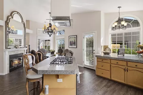 Kitchen - 1289 River Ridge Dr, Redding, CA 96003 photo 2 of 4