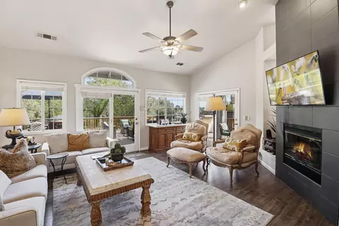 Living - 1289 River Ridge Dr, Redding, CA 96003 photo 1 of 4