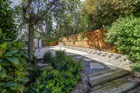 Exterior - 1289 River Ridge Dr, Redding, CA 96003 photo 18 of 22