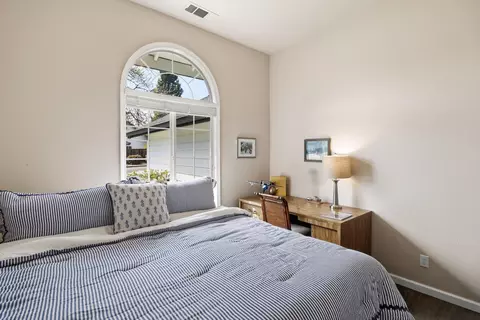 Bedroom - 1289 River Ridge Dr, Redding, CA 96003 photo 6 of 7