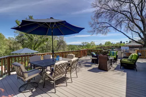 Exterior - 1289 River Ridge Dr, Redding, CA 96003 photo 9 of 22