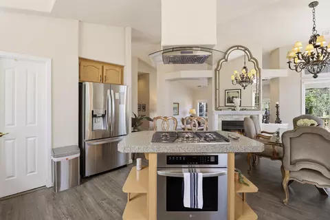 Kitchen - 1289 River Ridge Dr, Redding, CA 96003 photo 3 of 4