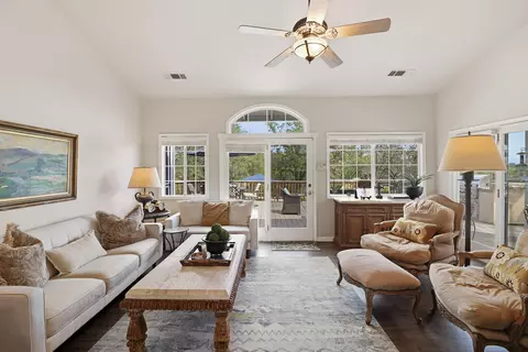Living - 1289 River Ridge Dr, Redding, CA 96003 photo 3 of 4