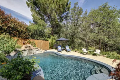 Exterior - 1289 River Ridge Dr, Redding, CA 96003 photo 12 of 22