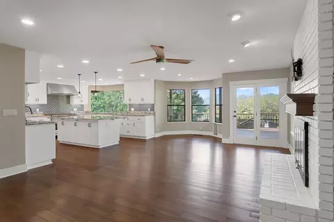 Living - 1688 El Capitan Dr, Redding, CA 96001 photo 11 of 14