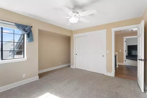 Bedroom - 1688 El Capitan Dr, Redding, CA 96001 photo 3 of 7