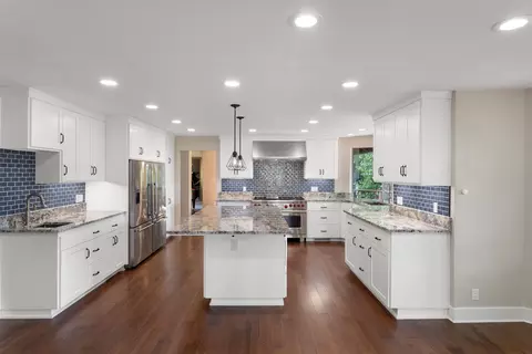 Kitchen - 1688 El Capitan Dr, Redding, CA 96001 photo 6 of 8