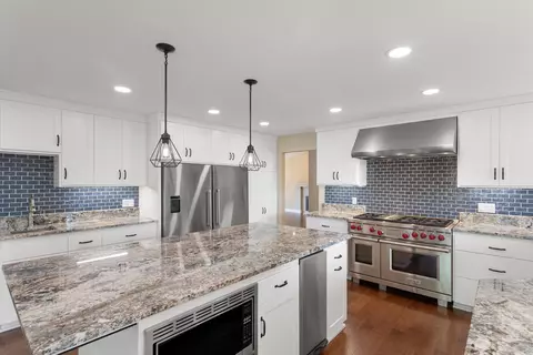Kitchen - 1688 El Capitan Dr, Redding, CA 96001 photo 5 of 9