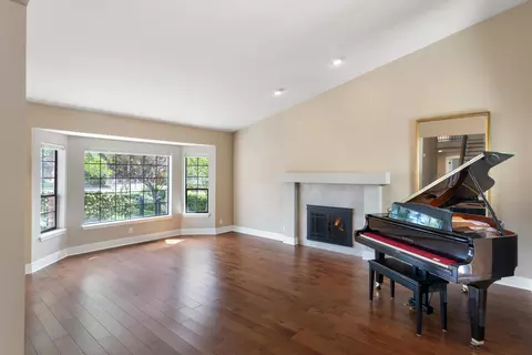 Living - 1688 El Capitan Dr, Redding, CA 96001 photo 5 of 14
