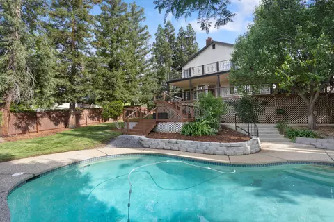 Exterior - 1688 El Capitan Dr, Redding, CA 96001 photo 13 of 15