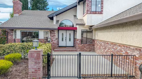 Exterior - 1688 El Capitan Dr, Redding, CA 96001 photo 2 of 15
