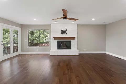 Living - 1688 El Capitan Dr, Redding, CA 96001 photo 9 of 14