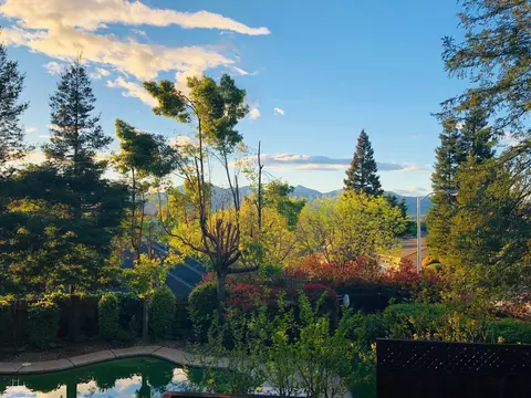 Exterior - 1688 El Capitan Dr, Redding, CA 96001 photo 6 of 16