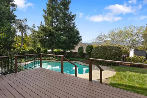 Exterior - 1688 El Capitan Dr, Redding, CA 96001 photo 10 of 15