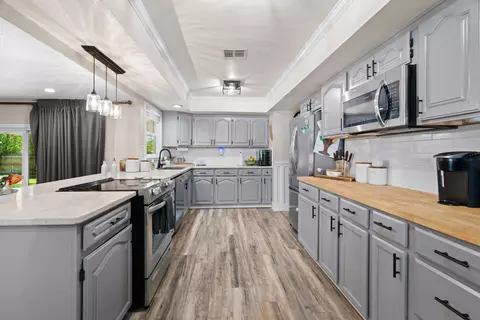Kitchen - 3689 Suzanne Way, Redding, CA 96002 photo 2 of 4